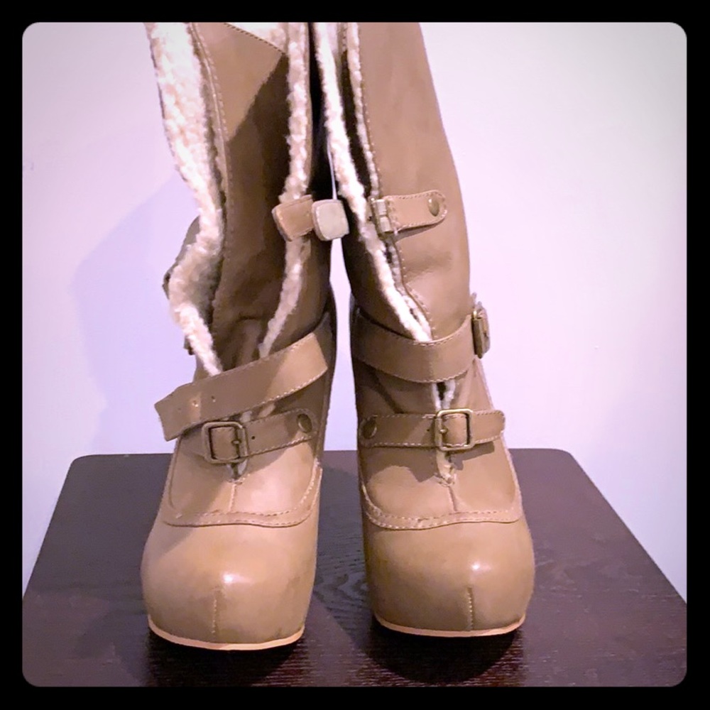 Aviator wedge boots